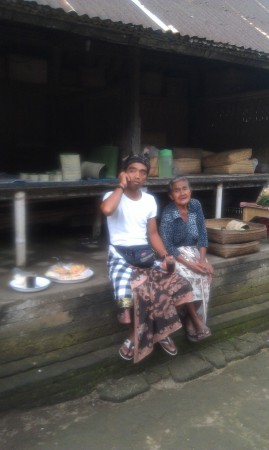 Een traditioneel Balinees dorp, wat een geweldig mooie mensen wonen hier!!